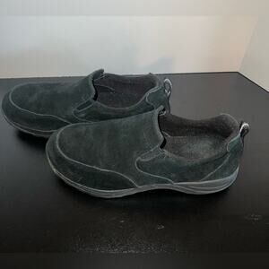 LL BEAN MENS VELOUR SLIP ON SHOE SIZE 9.5W MINT